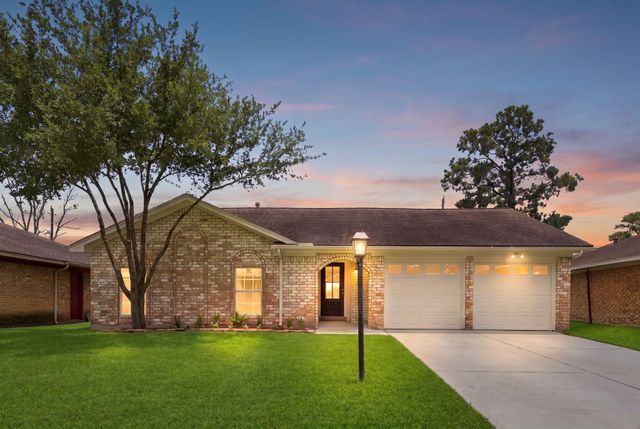 659 Grand Oaks Drive, Houston, TX 77015
