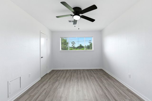 659 Grand Oaks Drive, Houston, TX 77015