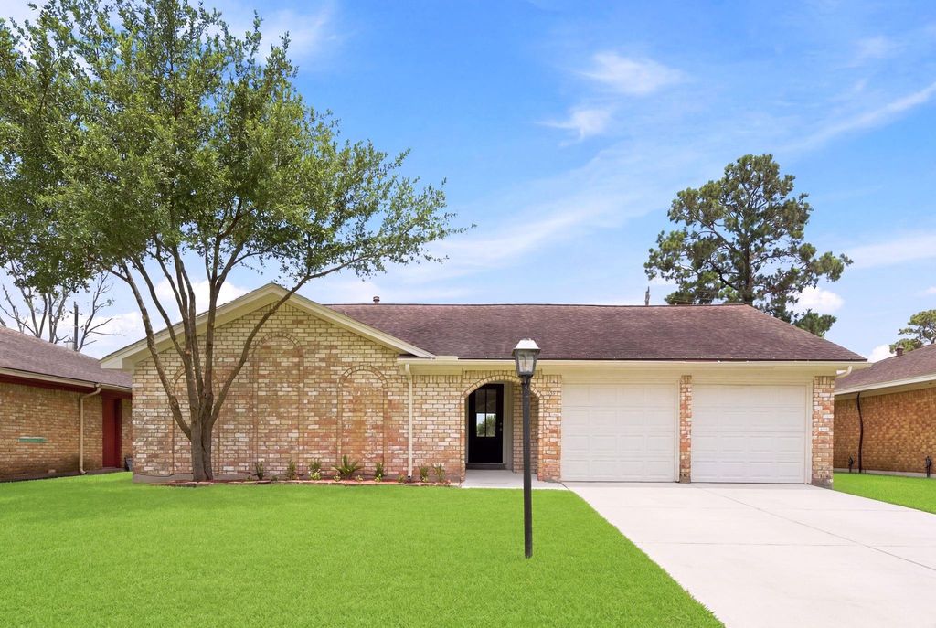 659 Grand Oaks Drive, Houston, TX 77015