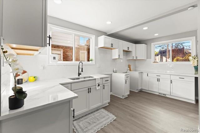 18287 Santa Rosa Drive, Detroit, MI 48221