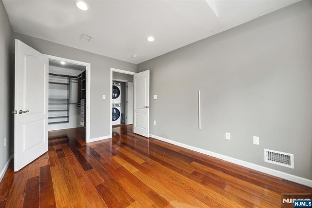 352 Gorge, Cliffside Park, NJ 07010