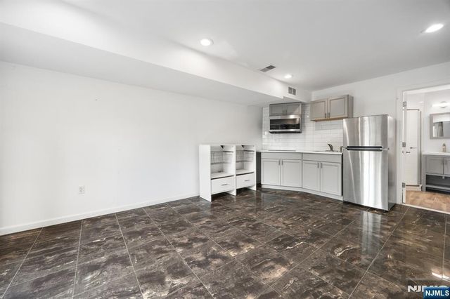 352 Gorge, Cliffside Park, NJ 07010