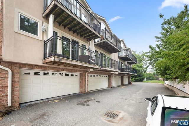 352 Gorge, Cliffside Park, NJ 07010