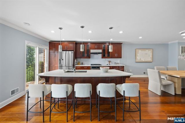 352 Gorge, Cliffside Park, NJ 07010