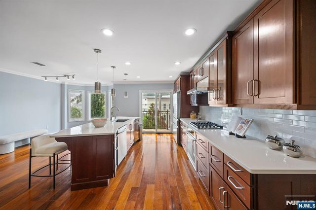 352 Gorge, Cliffside Park, NJ 07010