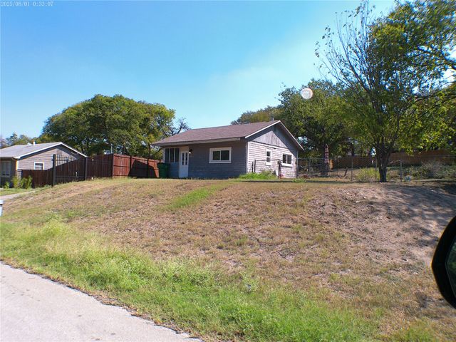 2264 Fritz Allen Street, Sansom Park, TX 76114