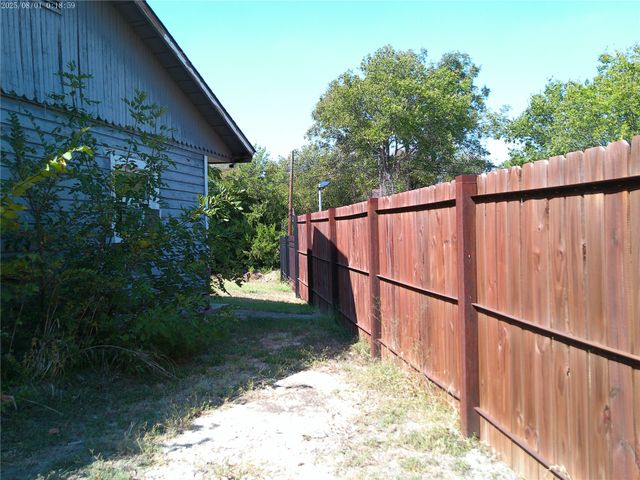 2264 Fritz Allen Street, Sansom Park, TX 76114
