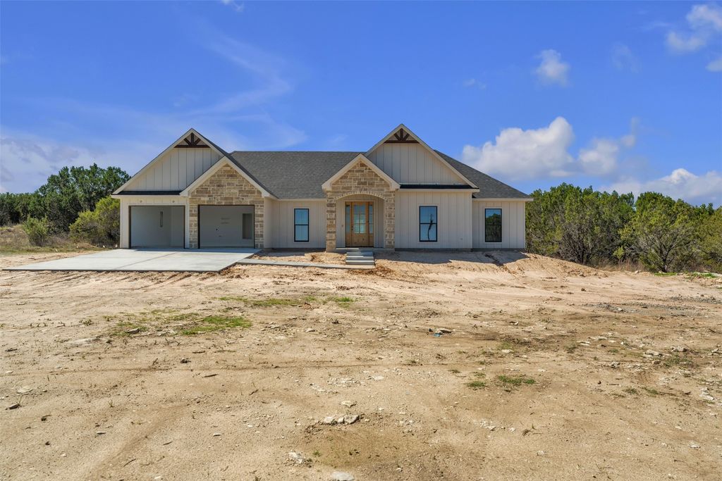 105 Anchors Way, Bluff Dale, TX 76433