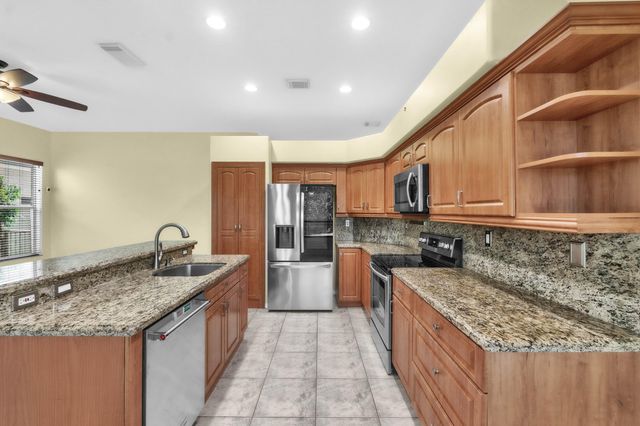 2325 NW 186th Avenue, Pembroke Pines, FL 33029