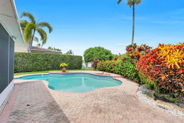 2325 NW 186th Avenue, Pembroke Pines, FL 33029