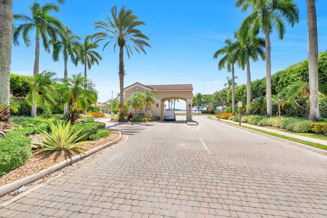2325 NW 186th Avenue, Pembroke Pines, FL 33029