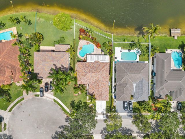2325 NW 186th Avenue, Pembroke Pines, FL 33029