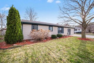 9855 Elmwood Drive, Freeland, MI 48623