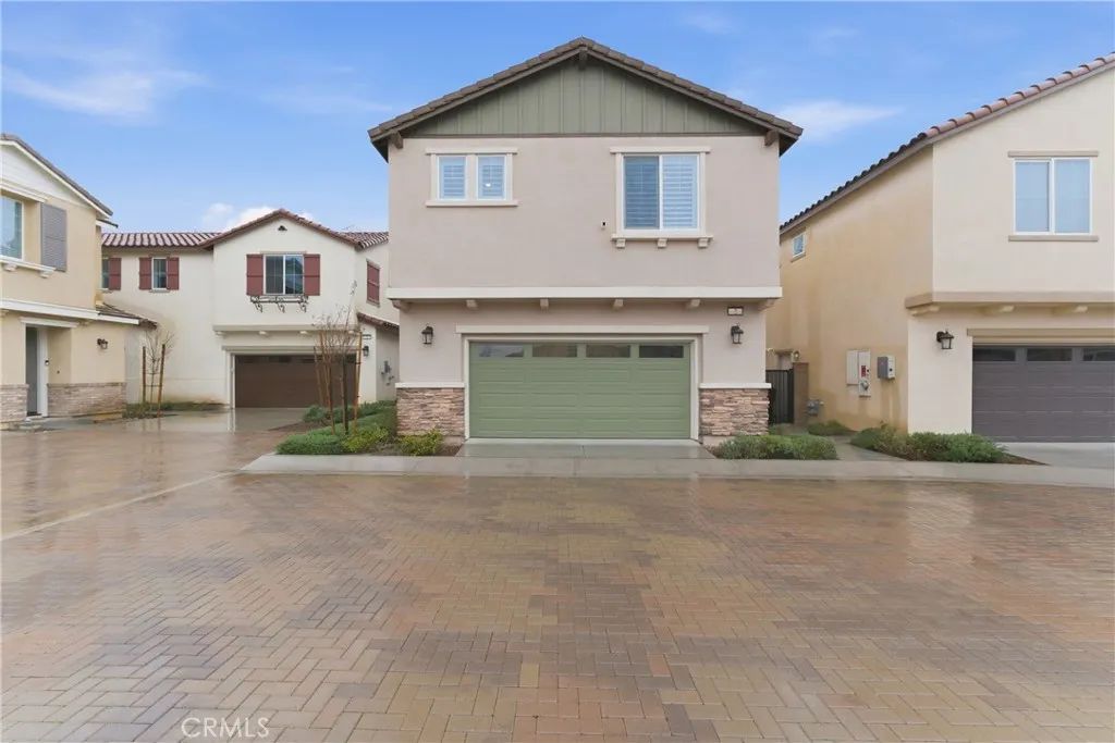 16281 Castello Lane 2, Fontana, CA 92336