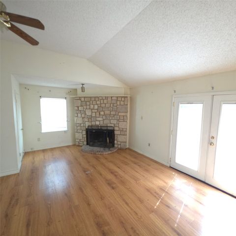 285 Montgomery Road, Mineral Wells, TX 76067