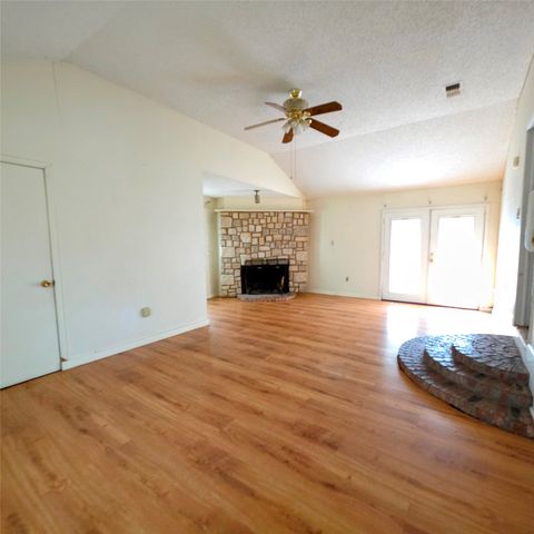 285 Montgomery Road, Mineral Wells, TX 76067