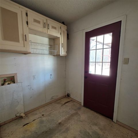 285 Montgomery Road, Mineral Wells, TX 76067