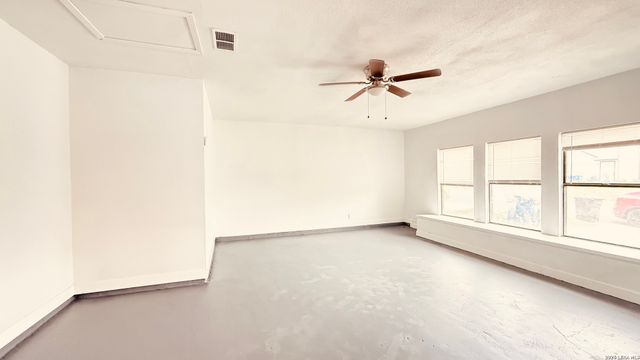 4135 SUNRISE CREEK DR, San Antonio, TX 78244