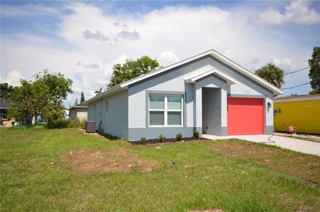 2225 CARVER AVENUE, Fort Myers, FL 33916