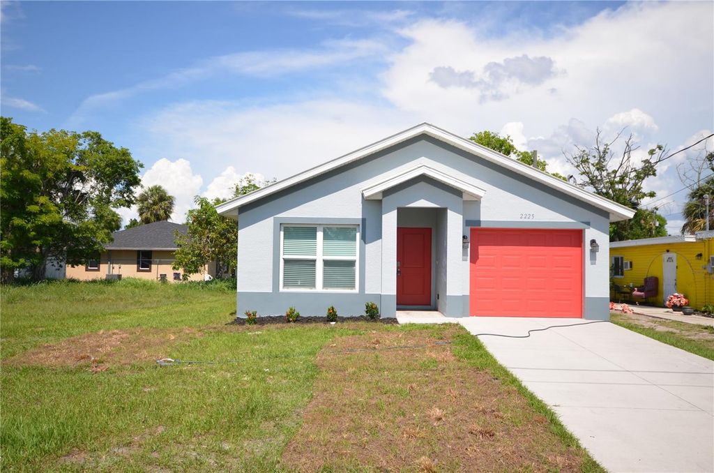 2225 CARVER AVENUE, Fort Myers, FL 33916