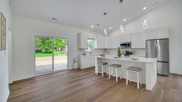 2865 Benton Street, Lake Station, IN 46405