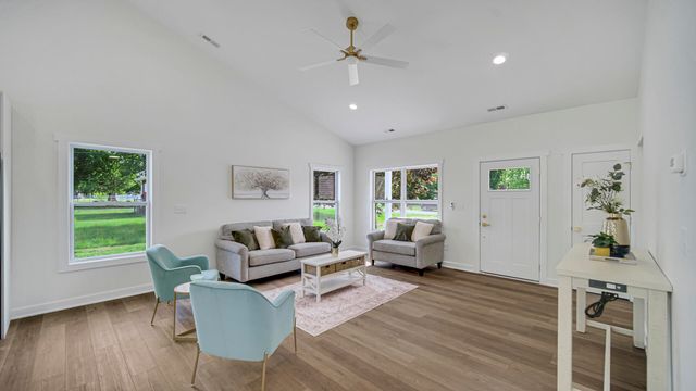 2865 Benton Street, Lake Station, IN 46405