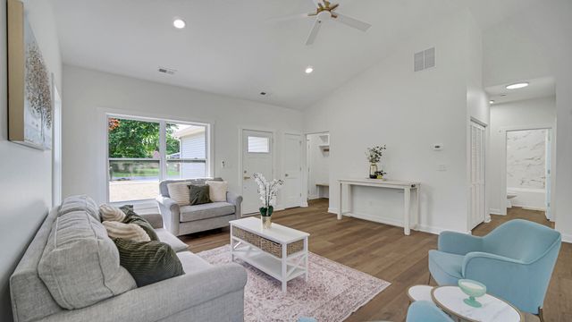 2865 Benton Street, Lake Station, IN 46405