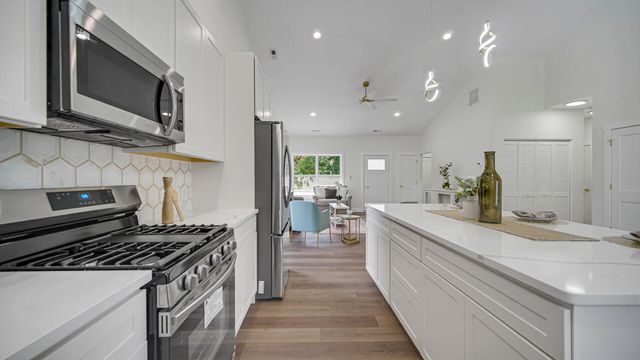 2865 Benton Street, Lake Station, IN 46405