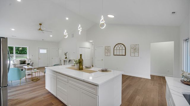 2865 Benton Street, Lake Station, IN 46405