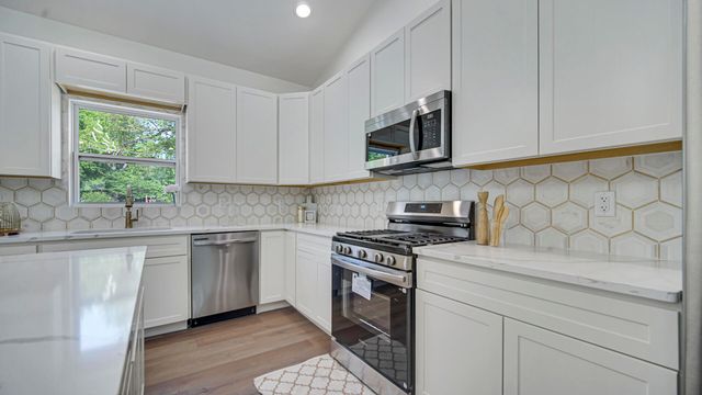 2865 Benton Street, Lake Station, IN 46405