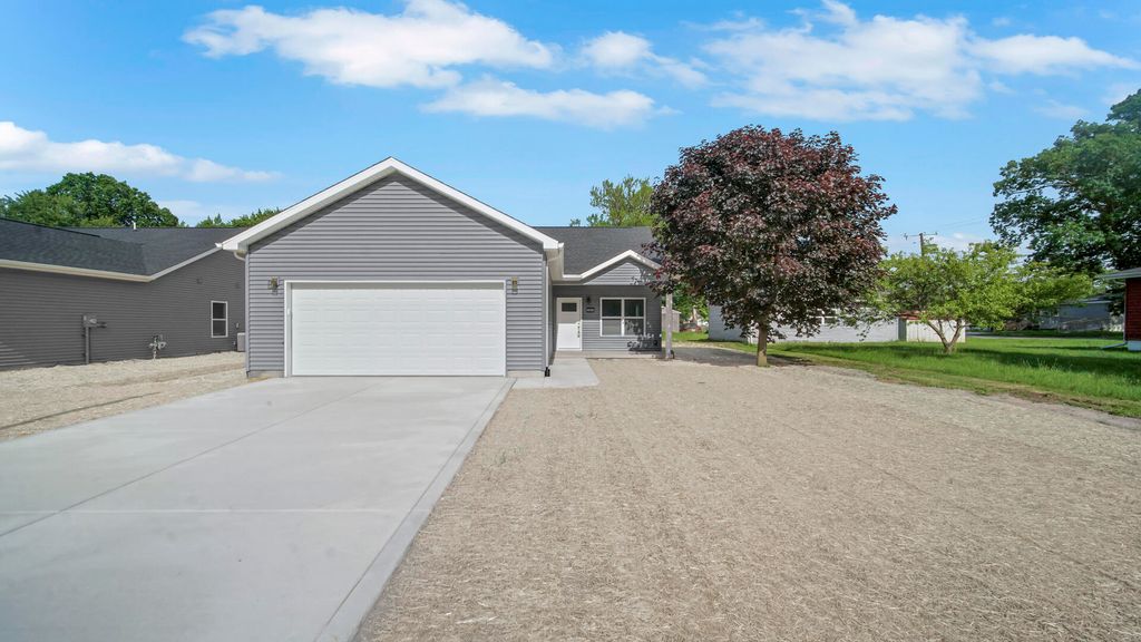 2865 Benton Street, Lake Station, IN 46405