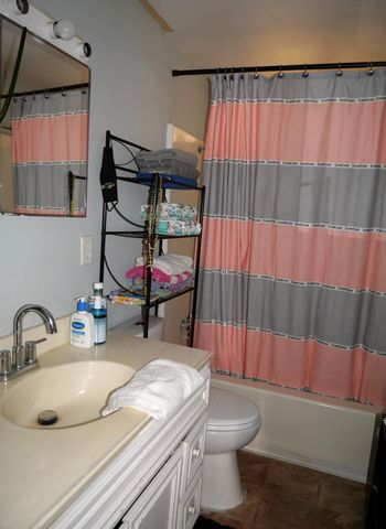 10974 Ave 56, Earlimart, CA 93219