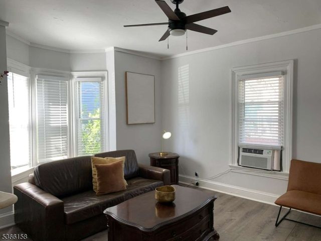 318 Amherst St, East Orange City, NJ 07018