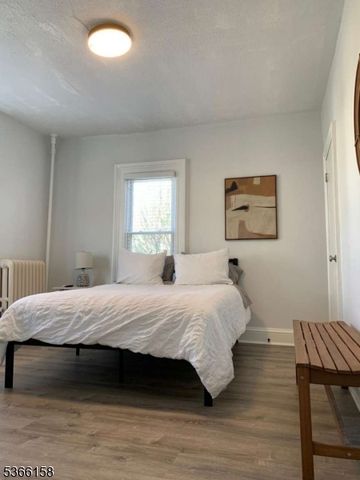 318 Amherst St, East Orange City, NJ 07018