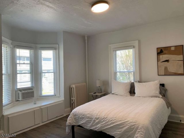 318 Amherst St, East Orange City, NJ 07018