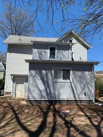 318 Amherst St, East Orange City, NJ 07018