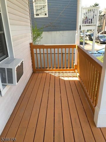 318 Amherst St, East Orange City, NJ 07018