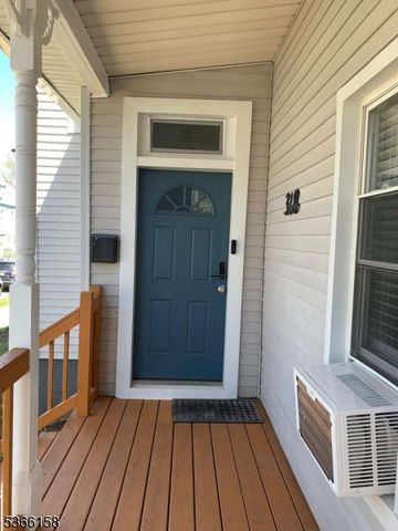 318 Amherst St, East Orange City, NJ 07018