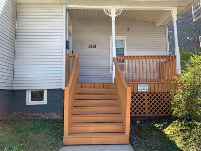 318 Amherst St, East Orange City, NJ 07018