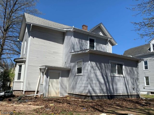 318 Amherst St, East Orange City, NJ 07018