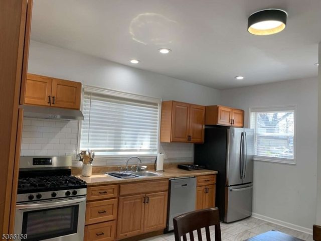 318 Amherst St, East Orange City, NJ 07018