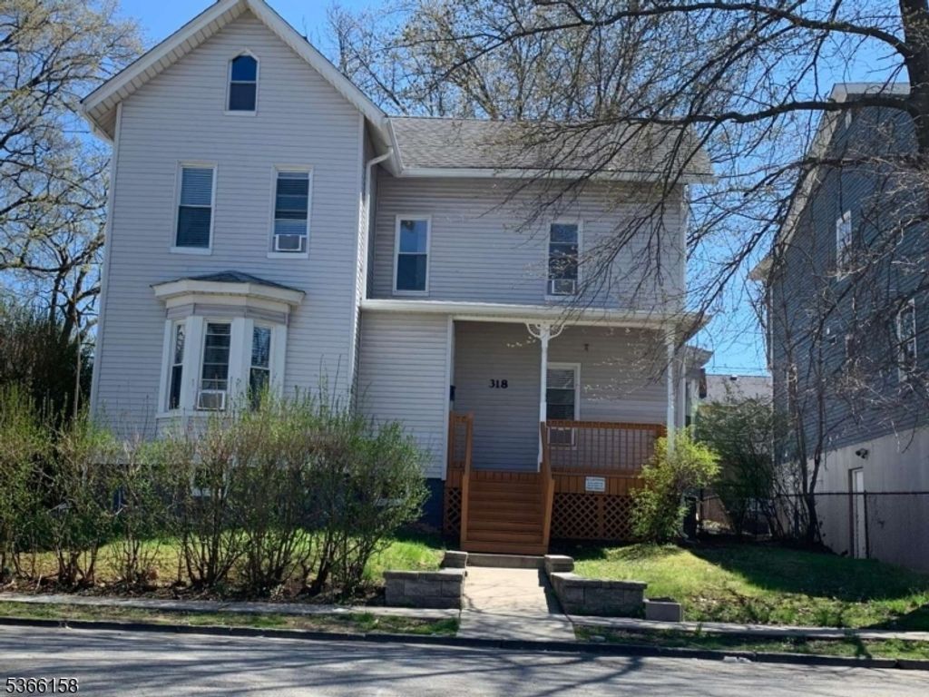 318 Amherst St, East Orange City, NJ 07018