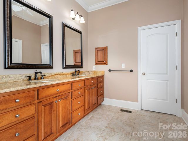 781 King Fredrick Lane SW 207, Concord, NC 28027