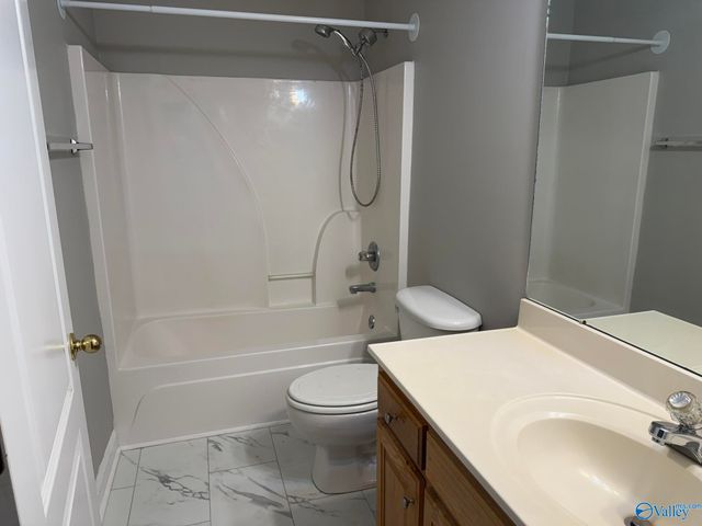 16774 Mulberry Lane, Athens, AL 35613
