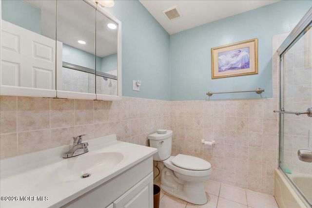 28 Inverell Drive, Toms River, NJ 08757