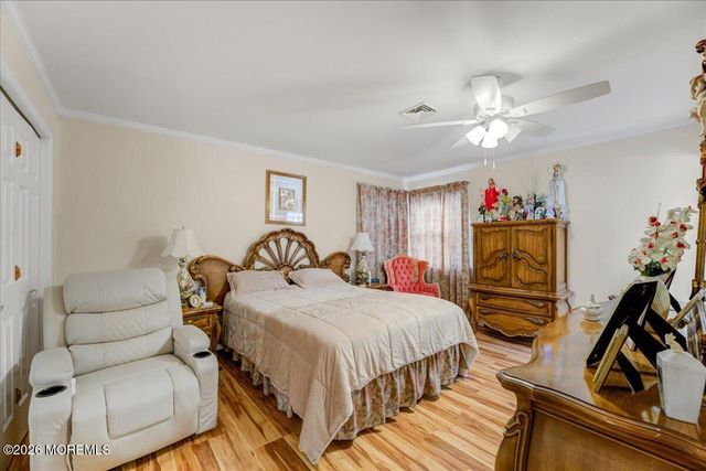28 Inverell Drive, Toms River, NJ 08757