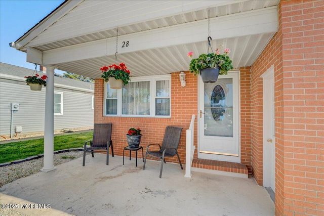28 Inverell Drive, Toms River, NJ 08757