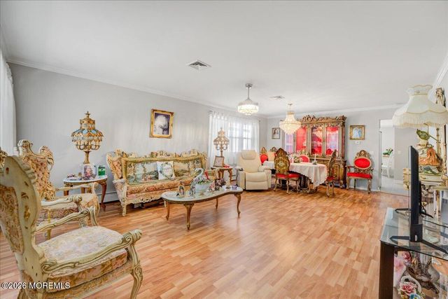 28 Inverell Drive, Toms River, NJ 08757