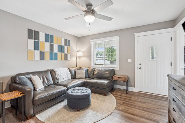 2325 SE 6th Street, Des Moines, IA 50315