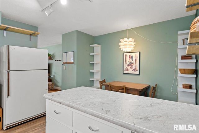 2651 W Lawrence Ave Apt 2B, Springfield, IL 62704